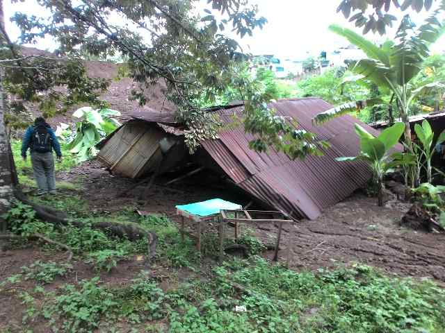 Rumah Warga Koka Hancur Diterjang Longsor